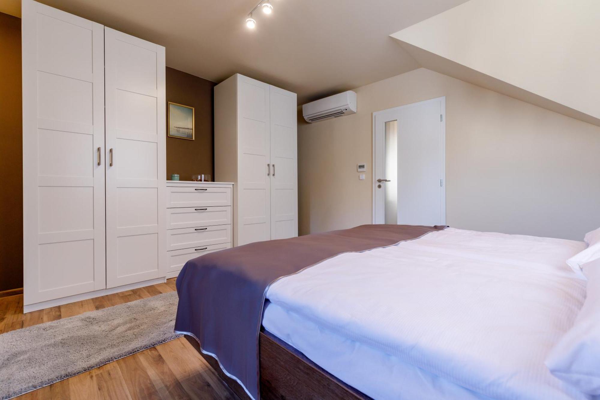 קרלובי וארי Apartments Menuet חדר תמונה