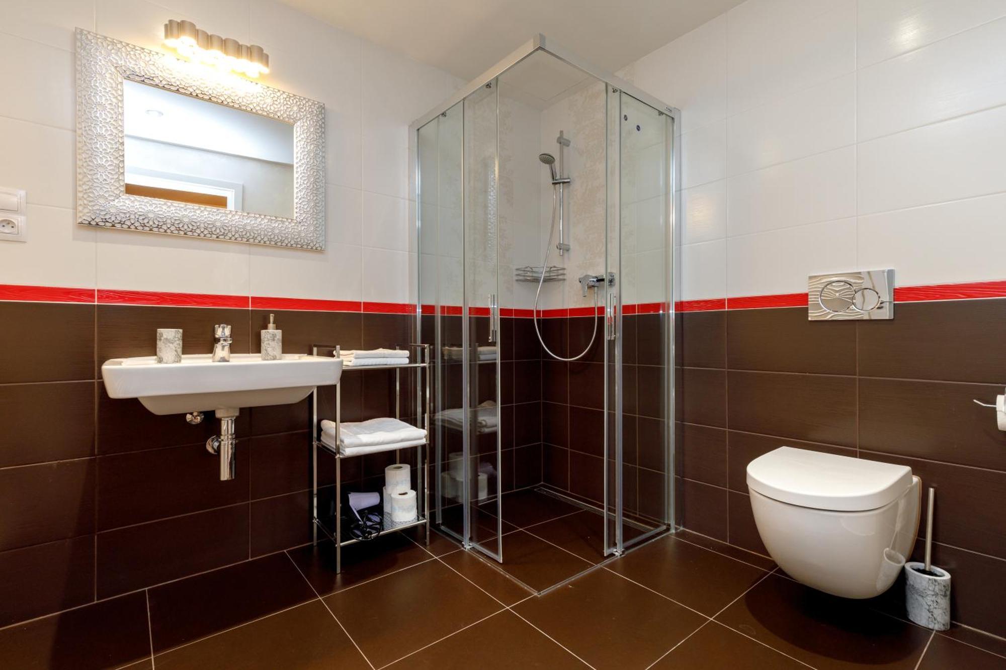 קרלובי וארי Apartments Menuet חדר תמונה