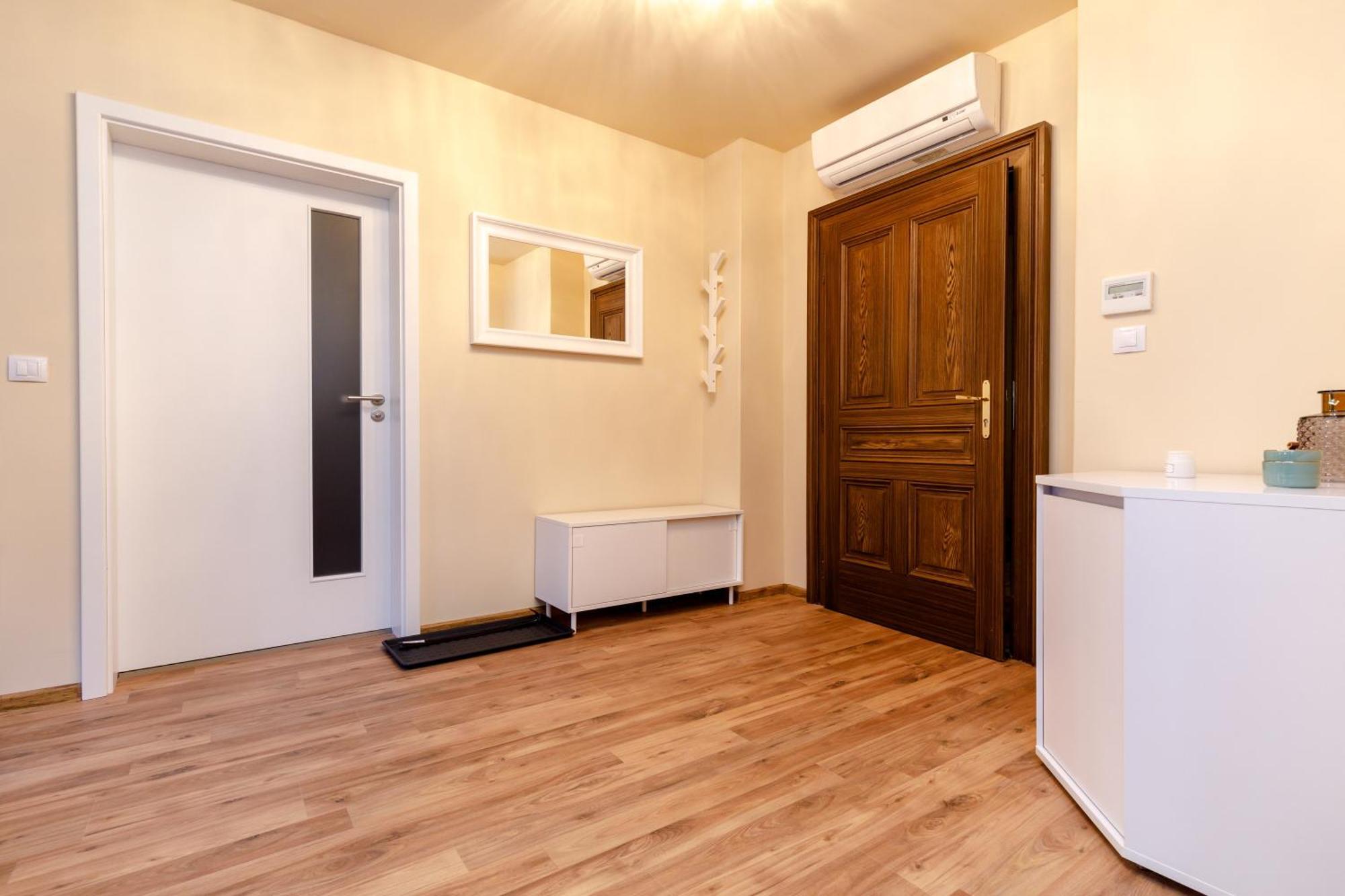 קרלובי וארי Apartments Menuet חדר תמונה