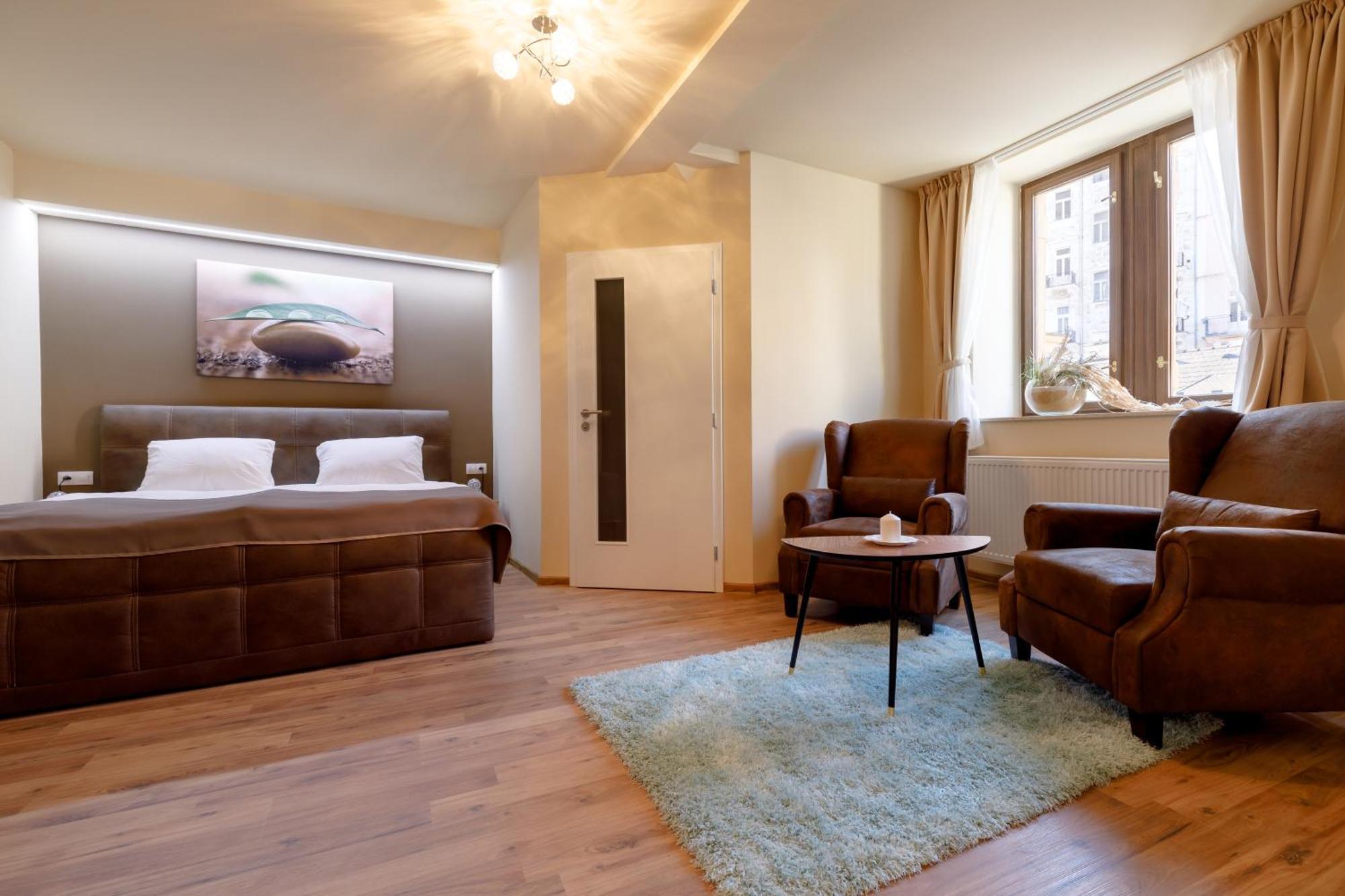 קרלובי וארי Apartments Menuet חדר תמונה