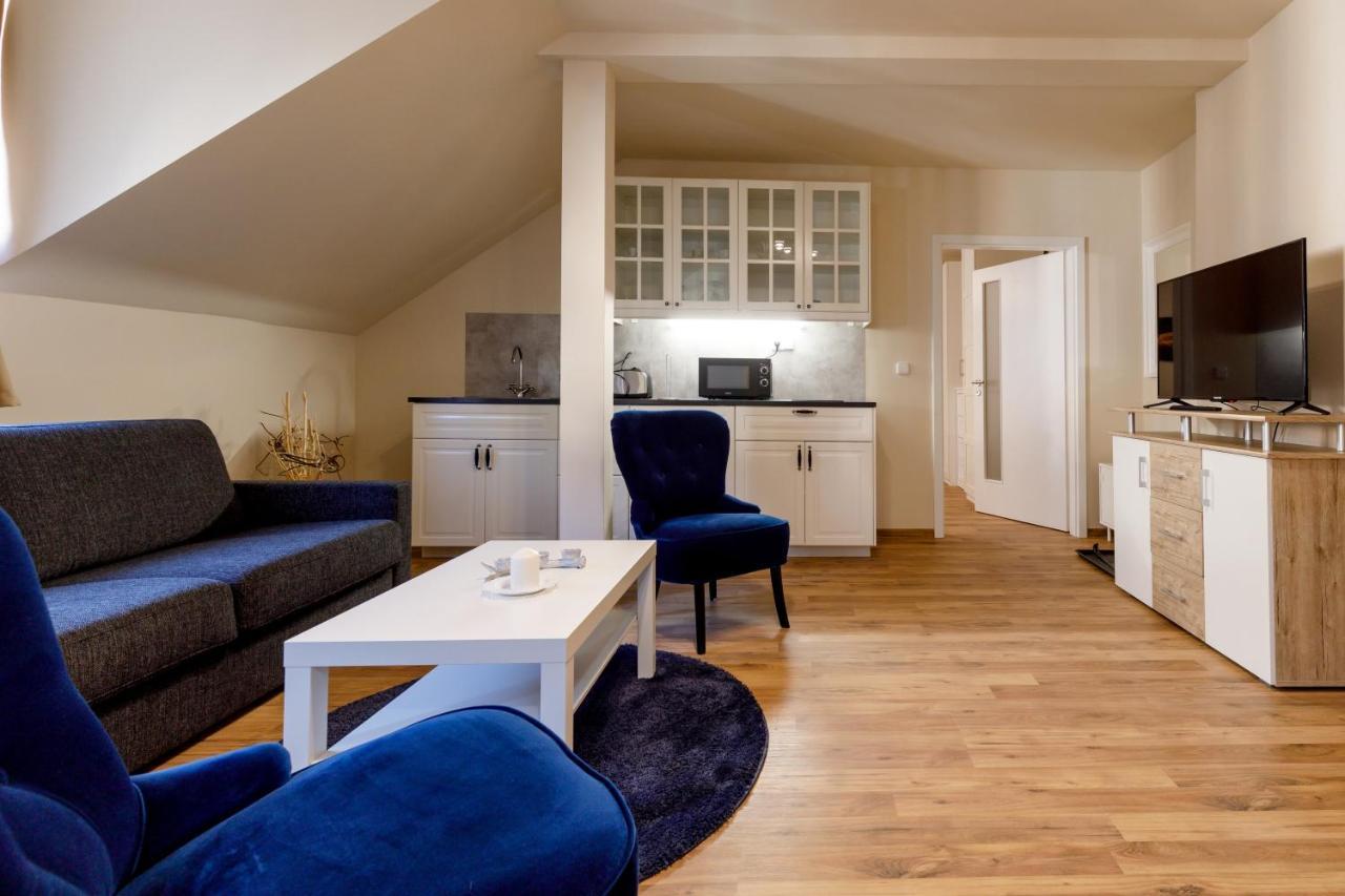 קרלובי וארי Apartments Menuet חדר תמונה